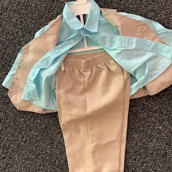 Dockers Beige Suit with vest and blue shirt - 18 month - Picture 4 of 6